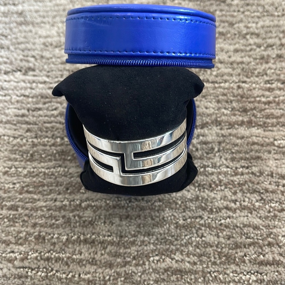 Brand new bangle silver